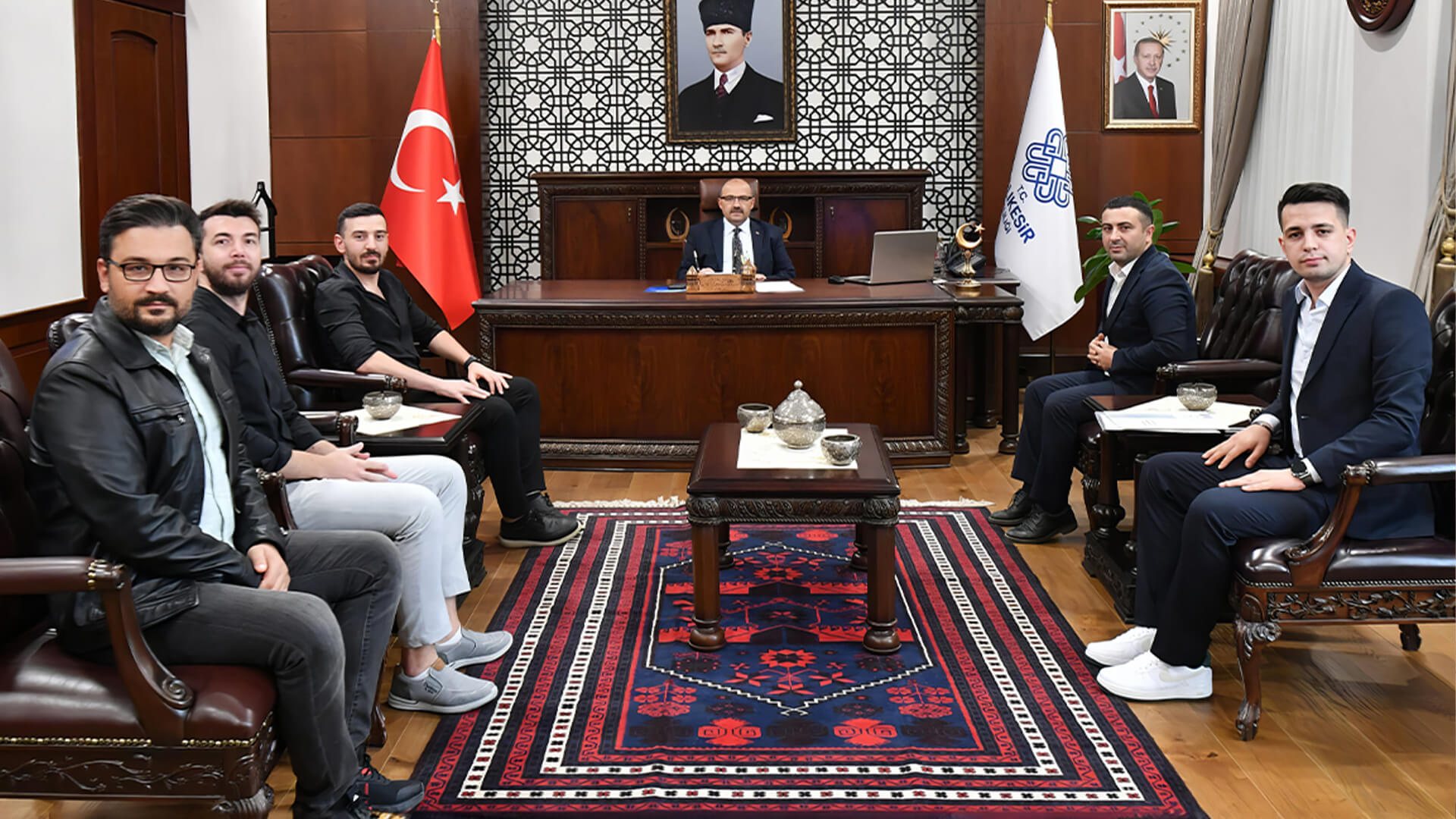 Balıkesir Valisi’ni makamında ziyaret ettik